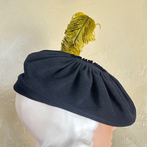 ALLURING 1940s\' BLACK FELT BERET WITH GATHERED TOP + CURLED CHARTREUSE  FEATHER main image 4